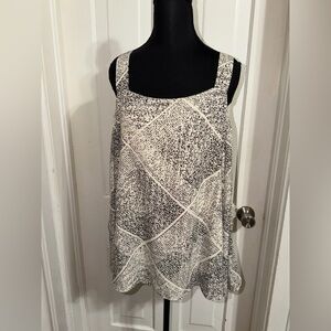 Women’s XL Juicy Couture Monochrome Patterned Blouse, cut out sleeves, shirt